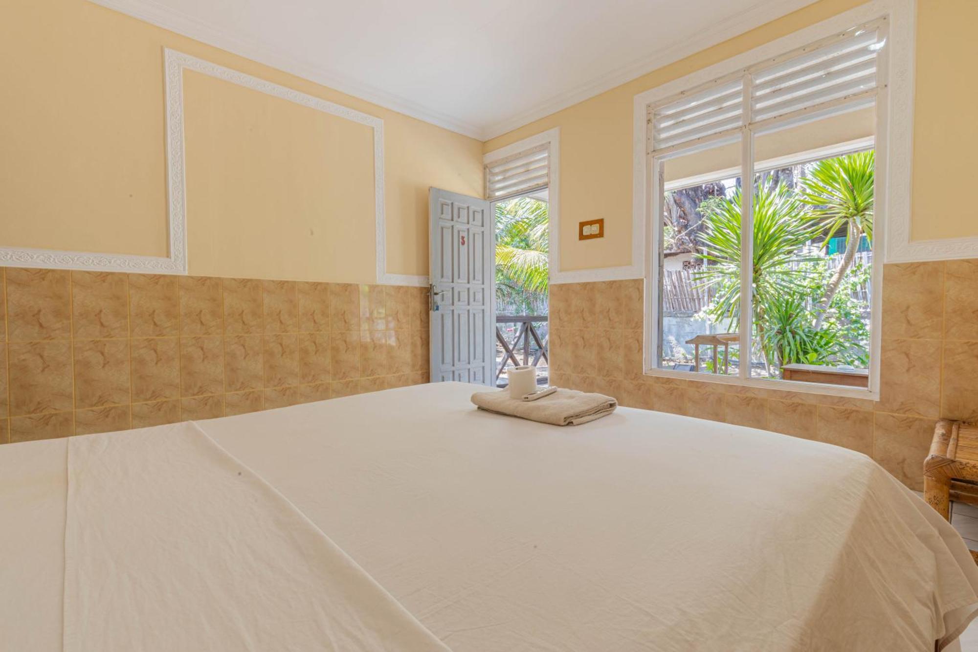 Homestay Lucu 2 กีลีตราวางัน ภายนอก รูปภาพ
